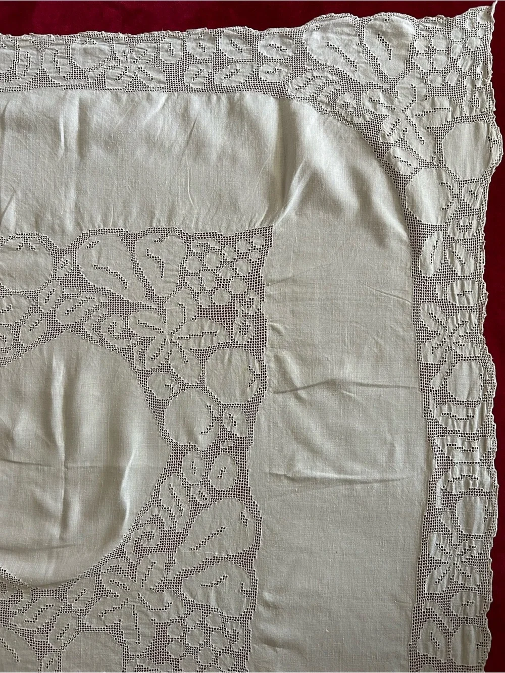 VTG Lace Cloth Ivory Ecru Linen Tablecloth 48” X 50” No Stains Picot Loops